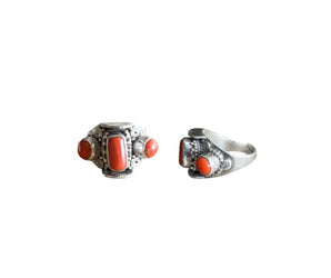 Anillo con coral y plata de ley 925