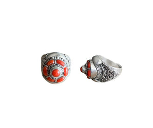 Anillo con coral y de plata de ley