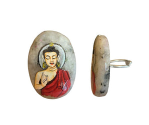 Anillo de mineral natural, con figura central de Buddha, pintada a mano por el señor Shakti 