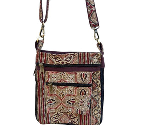 Bolso con tela Kantha