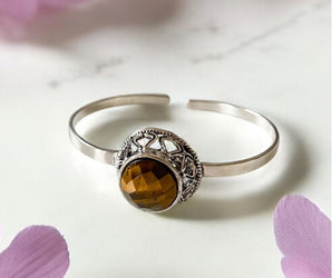 Brazalete de alpaca con ojo de tigre 