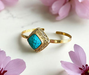 Brazalete de latón con turquesa 
