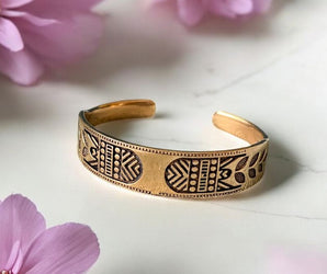 Brazalete de latón con estilo étnico
