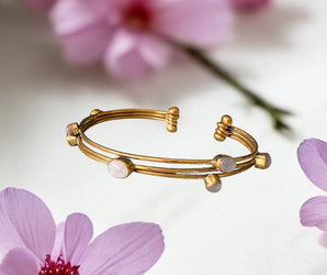 Brazalete de latón con labradorita