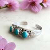 Brazalete de alpaca y minerales de turquesa 