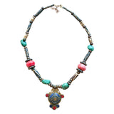 Collar de latón con cuentas de madera