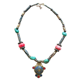 Collar de latón con cuentas de madera