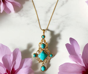 Collar de latón con turquesa 