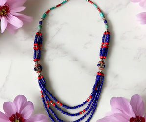 Collar de latón con piedras minerales 
