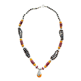Collar de cuentas de colores y alpaca