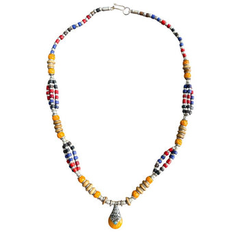 Collar de alpaca y cuentas de colores 
