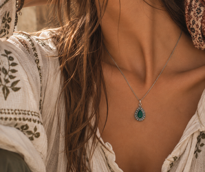 Collar-MALIK-esmeralda-