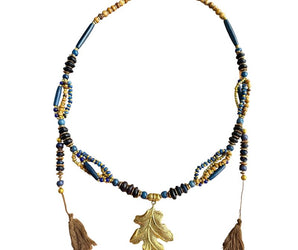 Collar de latón y cuentas de colores 