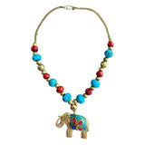 Collar de latón con figura colgante 