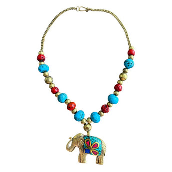 Collar de latón con figura colgante 