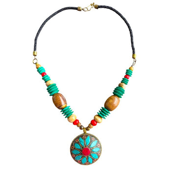 Collar con incrustaciones de minerales naturales 