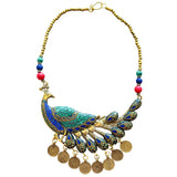 Collar de latón y figura de pavo real 
