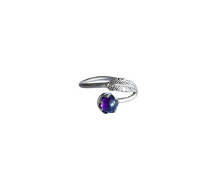 Anillo de plata 925 con mineral natural y diseño elegante 