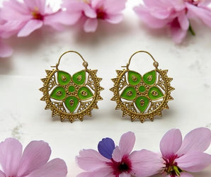 Pendientes de latón con diseño floral y original 