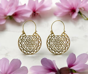 Pendientes de latón con diseño Sri Yantra 