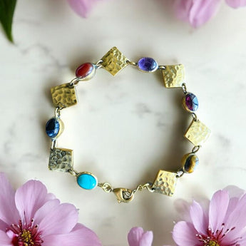 Pulsera de latón con minerales naturales