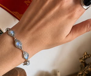 Pulsera NUMO -piedra luna-