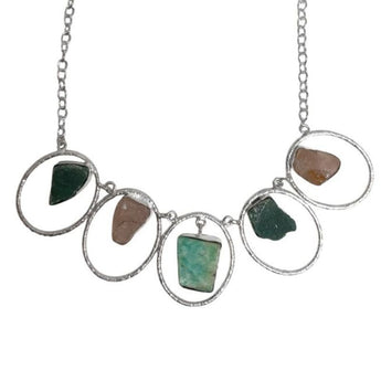 Collar de alpaca con minerales en bruto