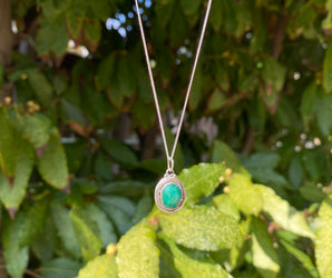 Collar SURI -esmeralda-