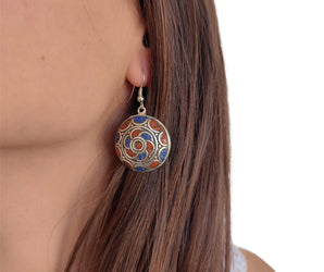 Pendientes de gancho con estilo étnico y pequeñas incrustaciones de piedras naturales 